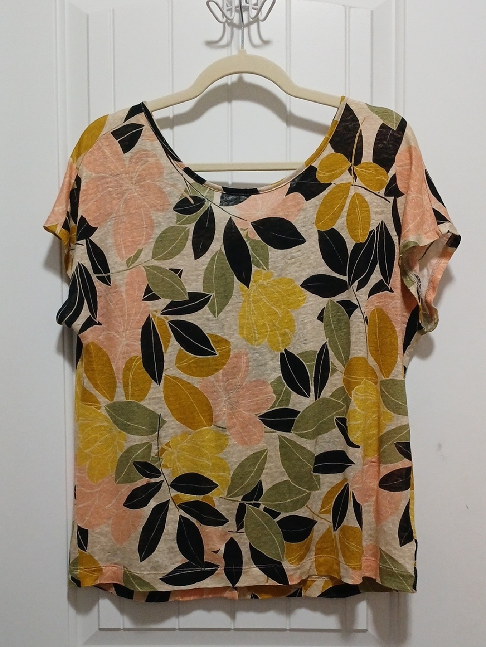 Women’s Floral Scoop Neck Top in Mustard & Peach